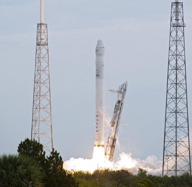 Falcon 9 v1.0 | Dragon Spacecraft Qualification Unit (DSQU)