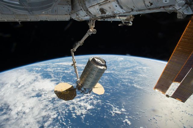NG-11 Cygnus Berthing