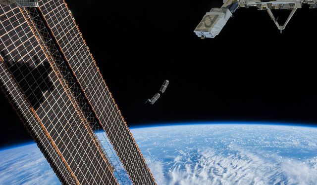 ISS Nanoracks Cubesats Deployment