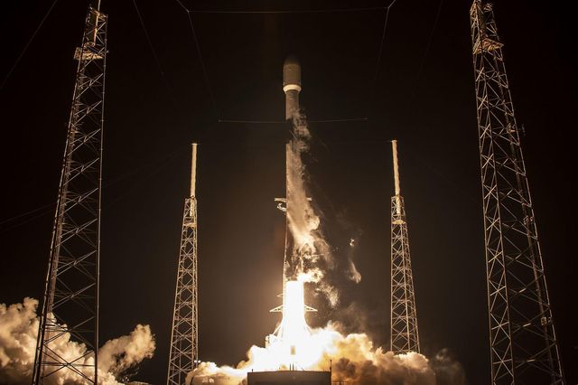 Falcon 9 Block 5 | Intelsat 40e