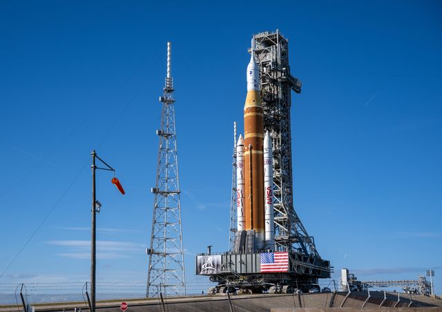 Artemis II SLS Rollback